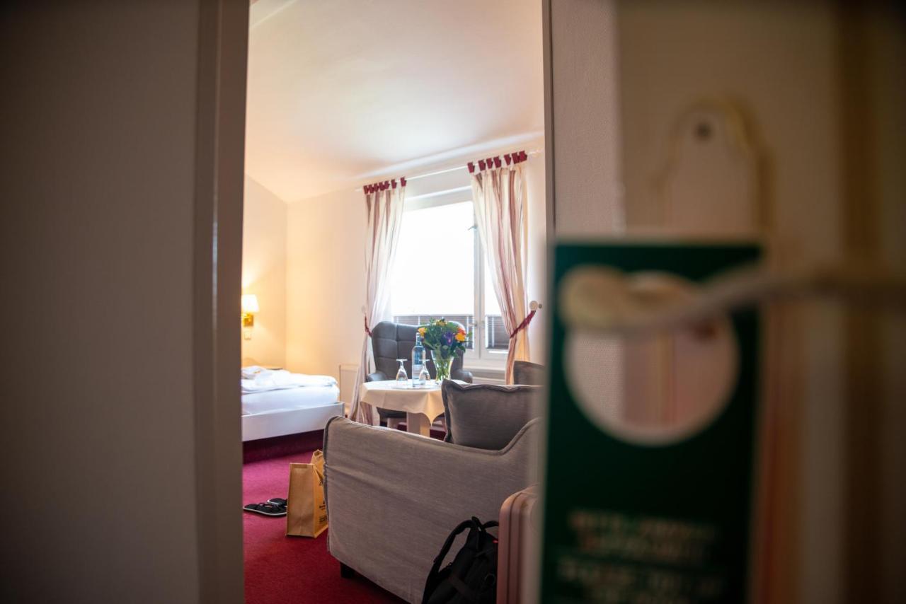 Meeressterne Hotel Weisses Schloss 제바트헤링스도르프 외부 사진
