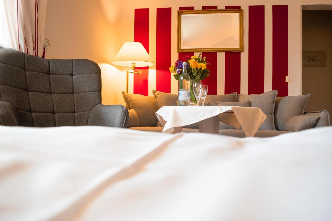 Meeressterne Hotel Weisses Schloss 제바트헤링스도르프 외부 사진