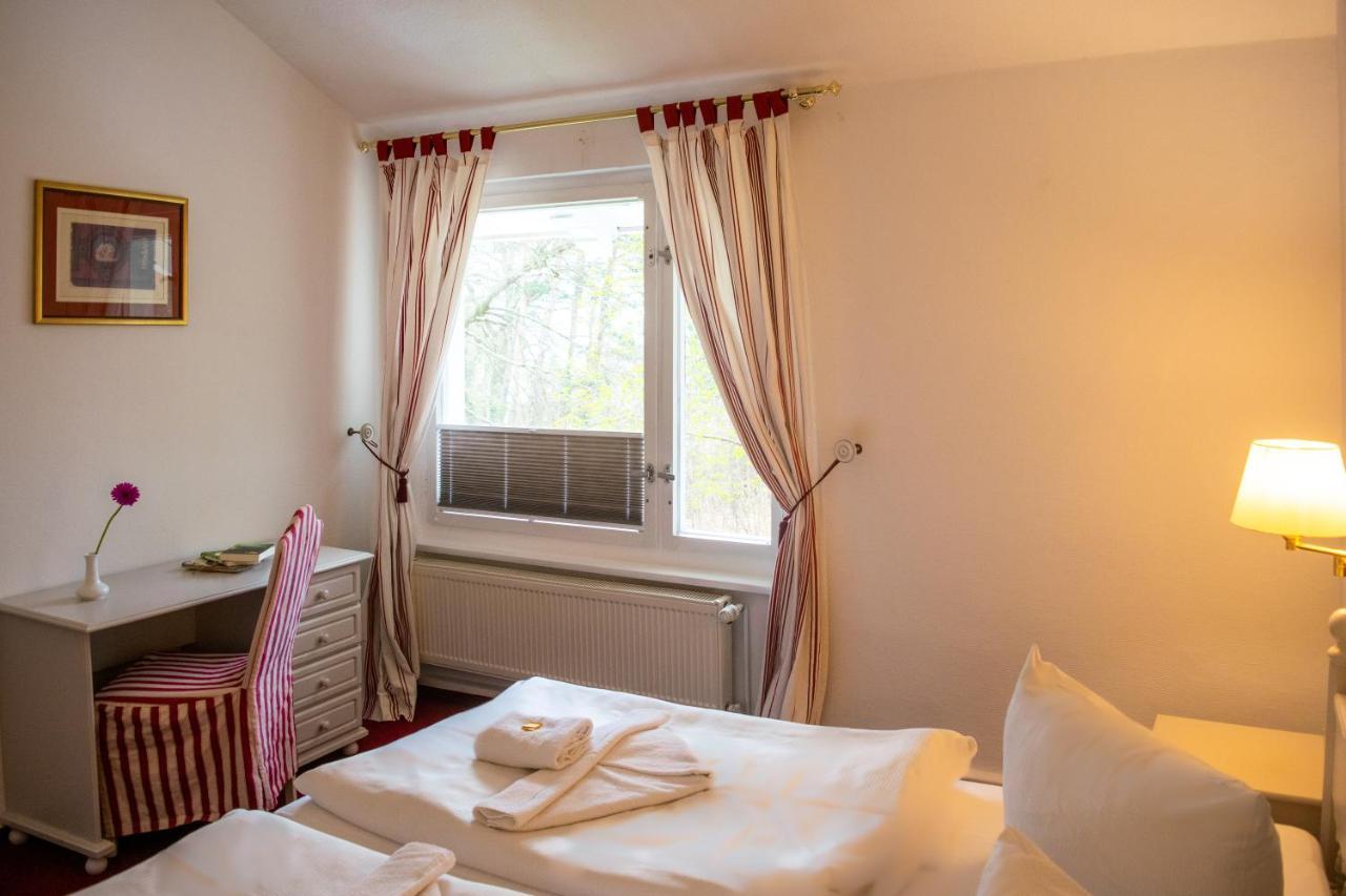Meeressterne Hotel Weisses Schloss 제바트헤링스도르프 외부 사진