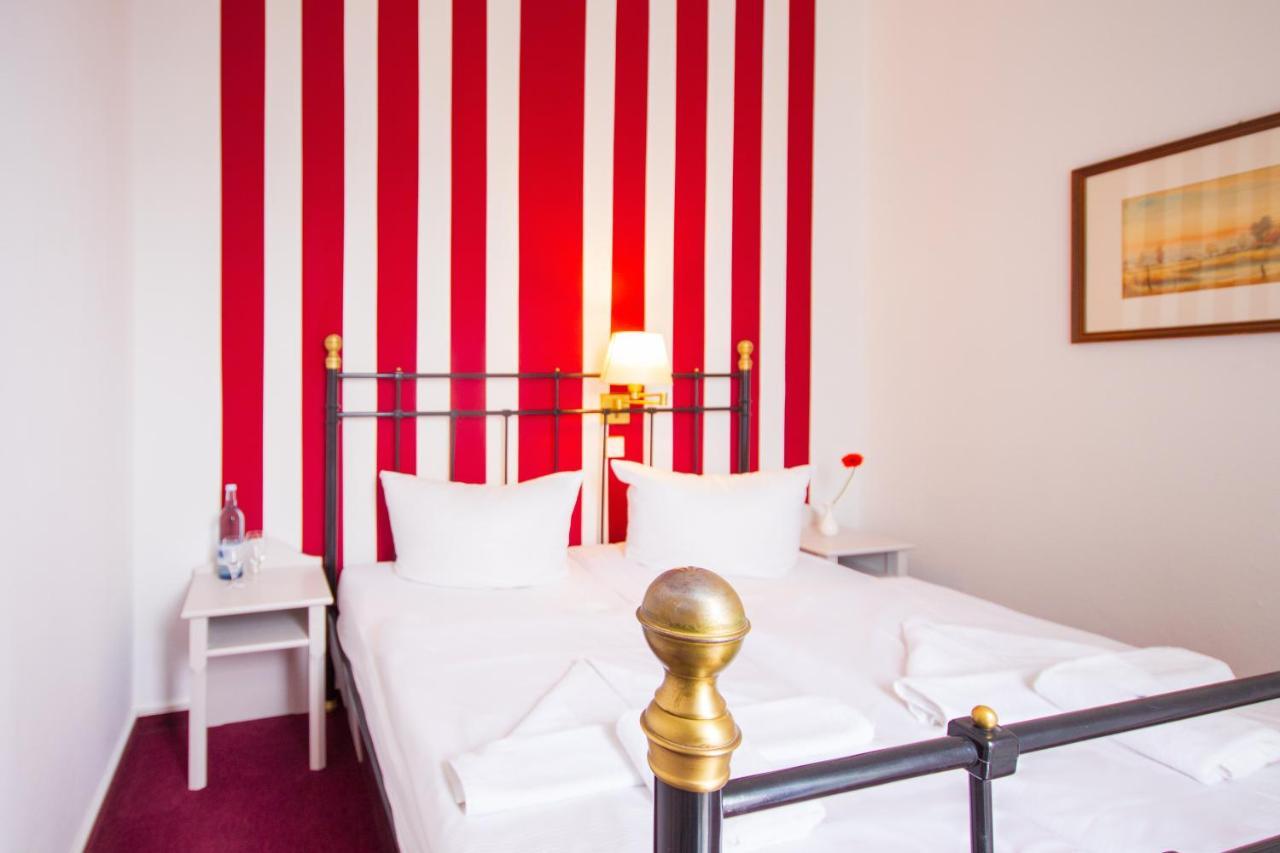 Meeressterne Hotel Weisses Schloss 제바트헤링스도르프 외부 사진