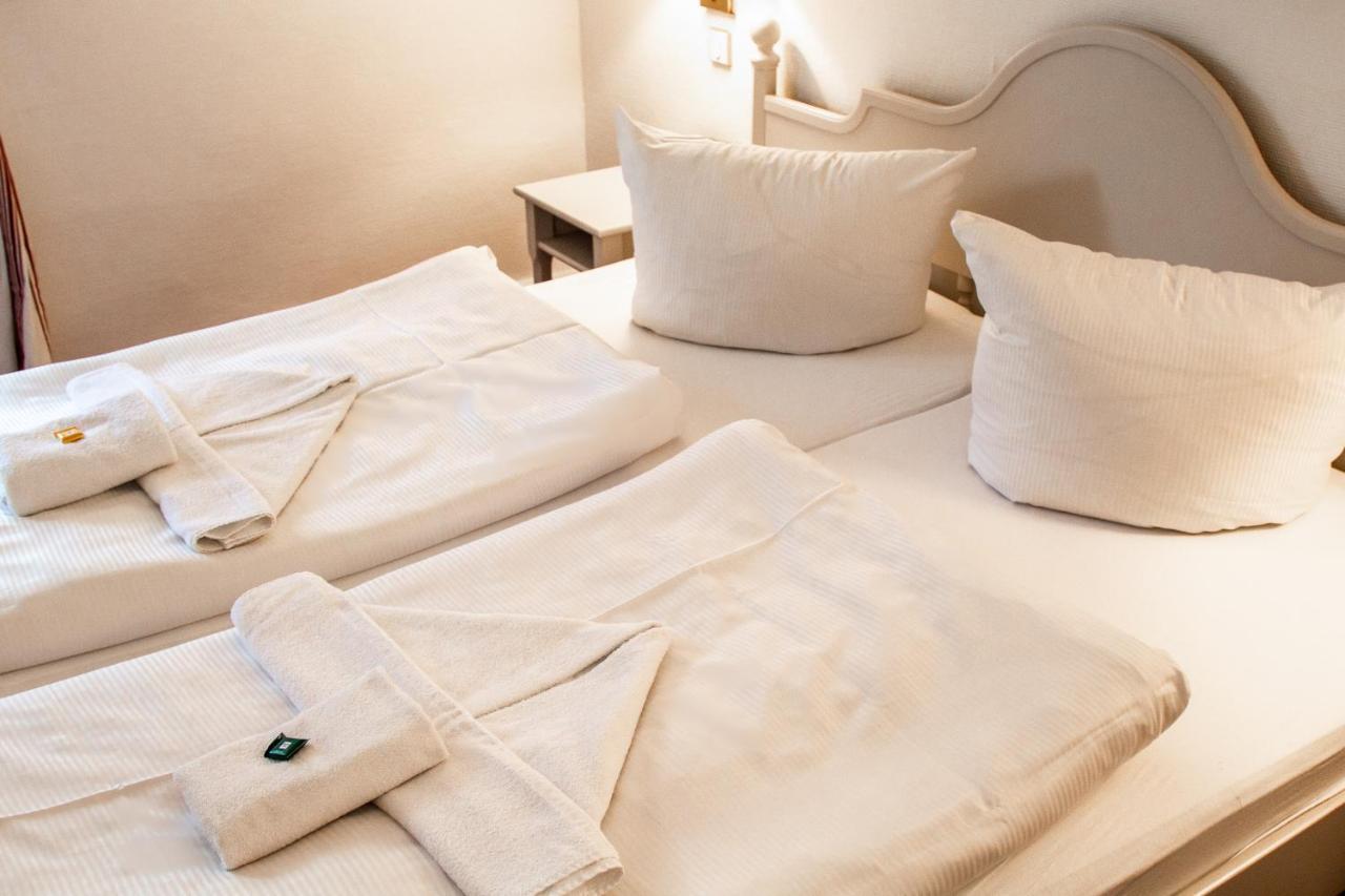 Meeressterne Hotel Weisses Schloss 제바트헤링스도르프 외부 사진