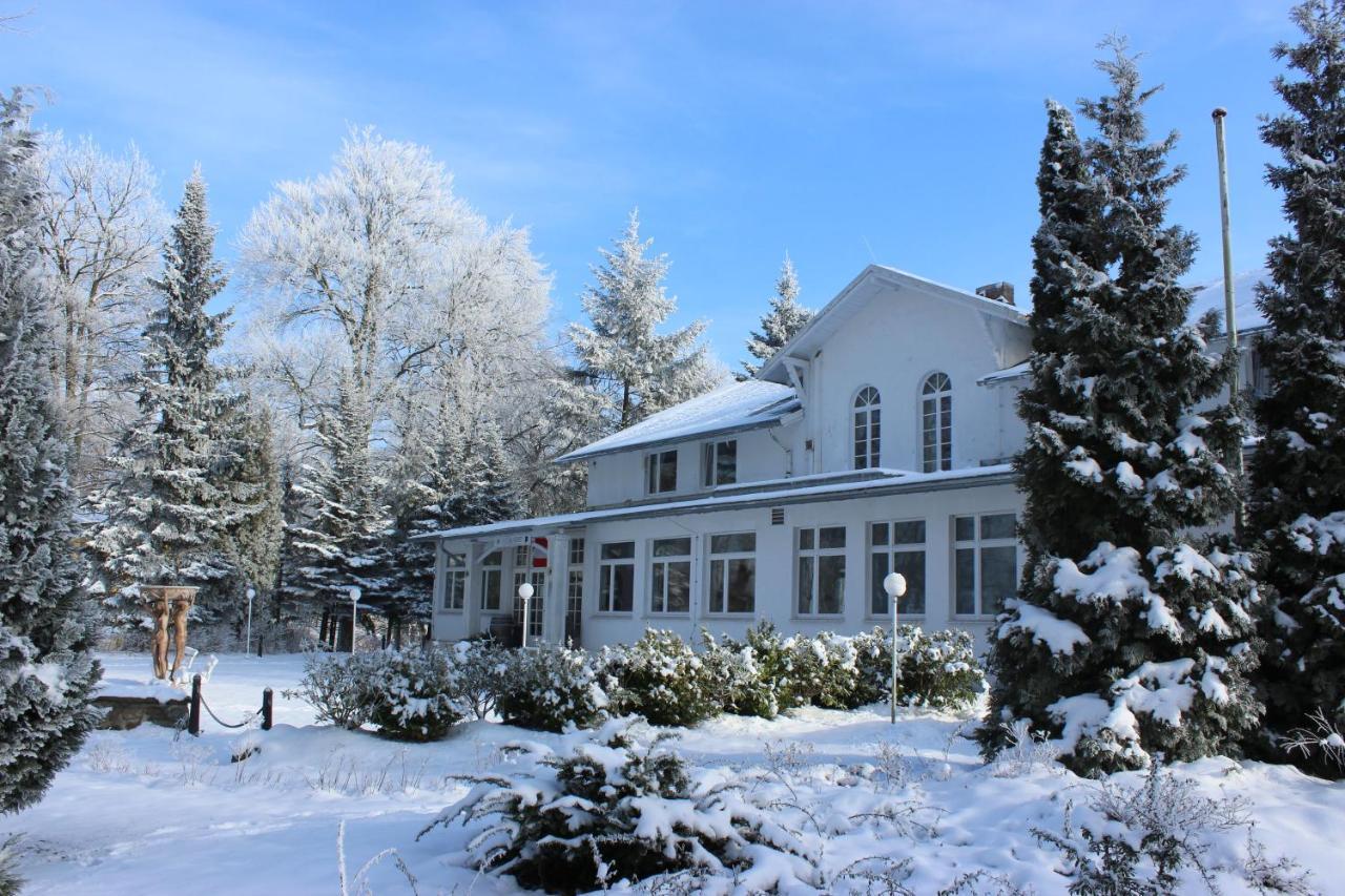 Meeressterne Hotel Weisses Schloss 제바트헤링스도르프 외부 사진