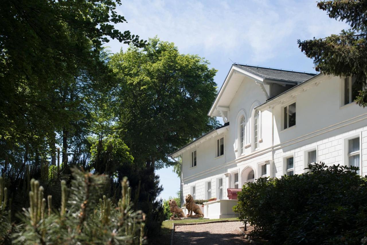 Meeressterne Hotel Weisses Schloss 제바트헤링스도르프 외부 사진